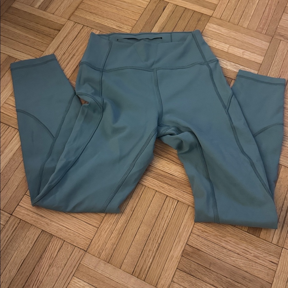 Lululemon in movement 7/8 tight 25” seafoam size 4
